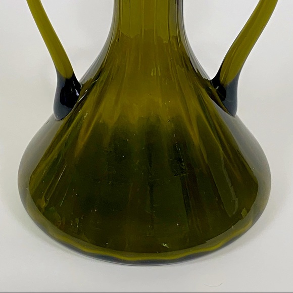 VINTAGE Green Blown Glass Double Handle Mid Century Vase - Picture 10 of 17
